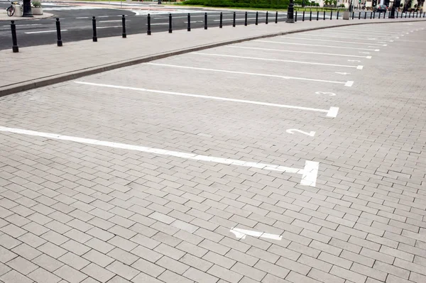 Außenparkplätze Mit Weißen Markierungslinien — Stockfoto