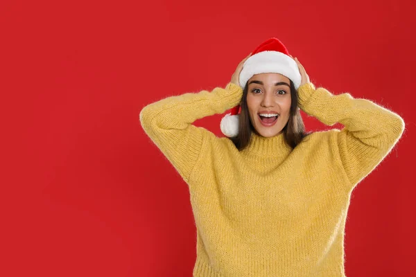 Excited Woman Santa Hat Red Background Space Text Christmas Countdown — Stok fotoğraf