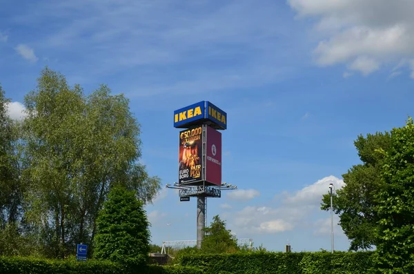 Гронинген Нидерланды Мая 2022 Года Стенд Рекламными Плакатами Табличкой Икеа — стоковое фото