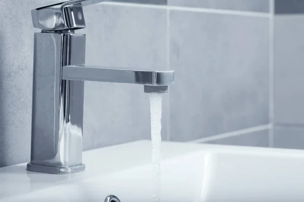 Stream Water Flowing Tap Bathroom — 图库照片