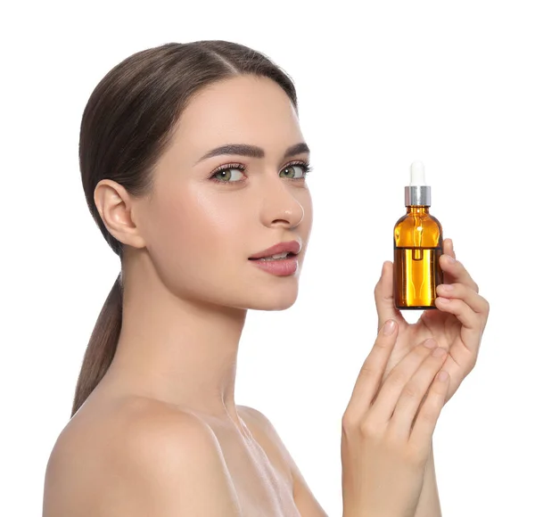 Jonge Vrouw Met Fles Essentiële Olie Witte Achtergrond — Stockfoto