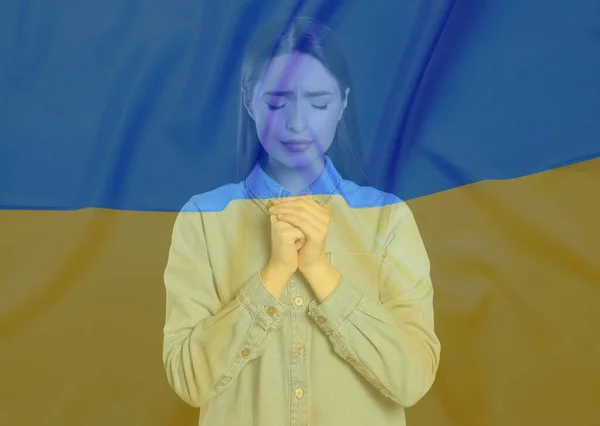 국기의 기도하는 우크라이나 에서의 전쟁을 — 스톡 사진