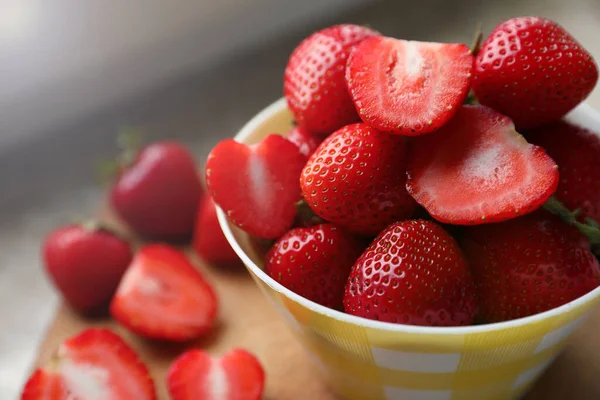 Fresh Juicy Strawberries Table Closeup View — Fotografia de Stock