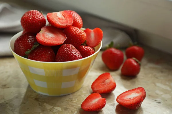 Fresh Juicy Strawberries Table Closeup View — Stock fotografie