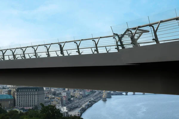 Kyiv Ukraine August 2022 Pedestrian Park Bridge Dnipro River — Stock Photo, Image