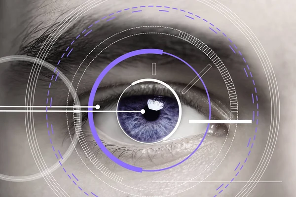 Vista Cerca Del Hombre Proceso Escaneo Enfoque Ojo —  Fotos de Stock