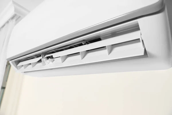 Modern Air Conditioner White Wall Indoors Closeup View — Stock Photo, Image