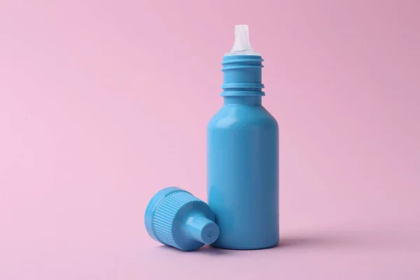 Бутылка Медицинских Капель Розовом Фоне — стоковое фото