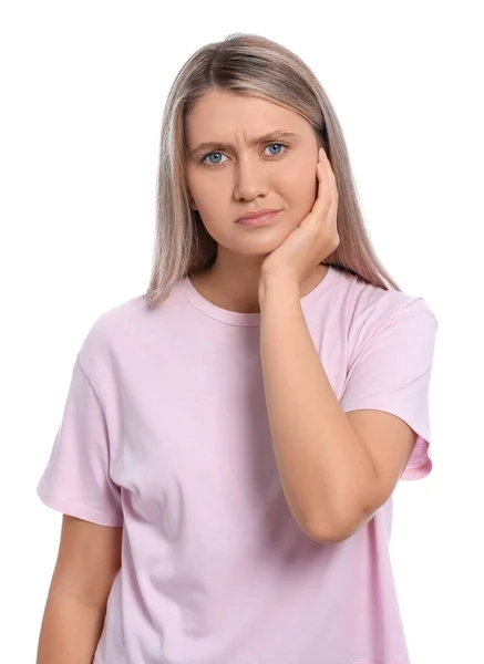 Junge Frau Leidet Unter Ohrenschmerzen Auf Weißem Hintergrund — Stockfoto