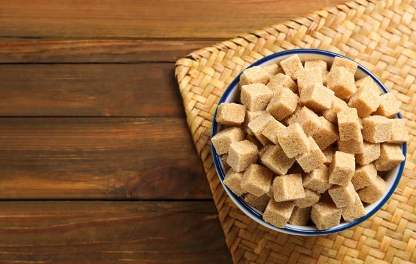 Cubes Sucre Brun Dans Bol Verre Sur Une Table Bois — Photo