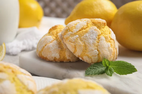 Delicious Fresh Lemon Cookies Mint Table Closeup — Stock Photo, Image