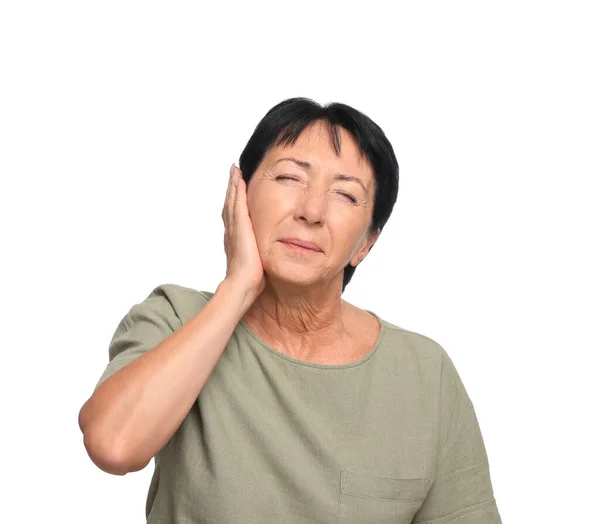 Mujer Mayor Que Sufre Dolor Oído Sobre Fondo Blanco — Foto de Stock