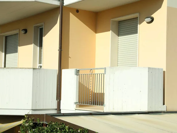 Modern Residential Building Balconies Sunny Day — Stock Photo, Image