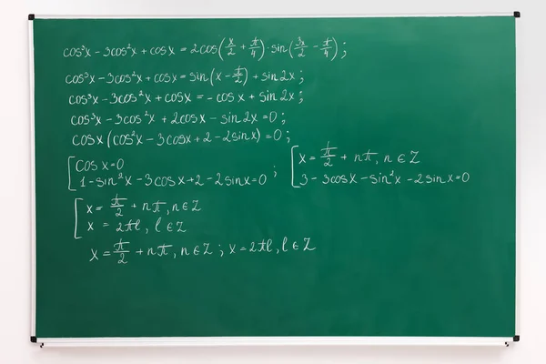 Muchas Fórmulas Matemáticas Diferentes Escritas Pizarra Verde — Foto de Stock