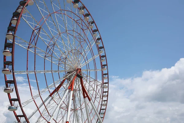 Beautiful Large Ferris Wheel Cloudy Sky — Foto de Stock