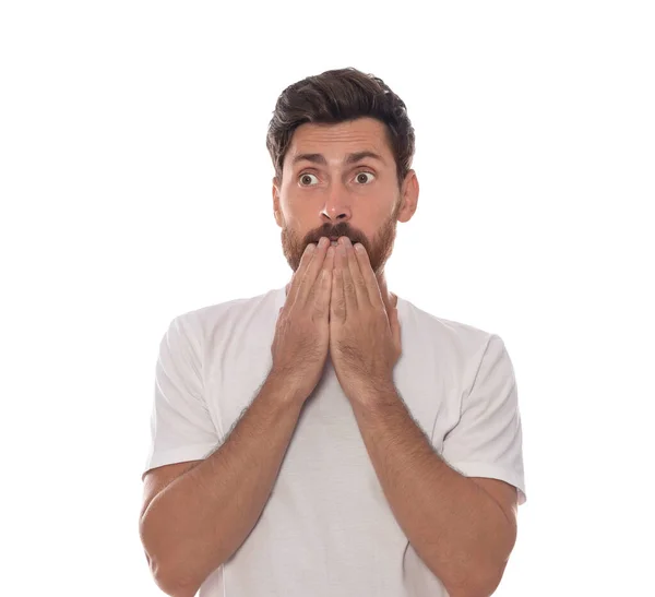 Hombre Avergonzado Cubriendo Cara Con Las Manos Sobre Fondo Blanco — Foto de Stock