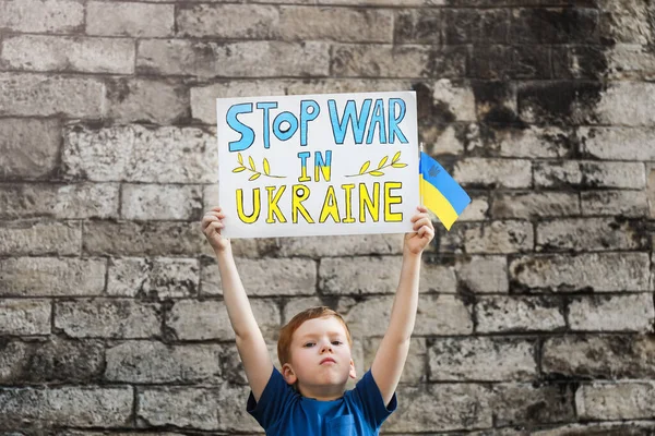 Сумний Хлопчик Тримає Постер Стоп Війна Україні Національний Прапор Проти — стокове фото