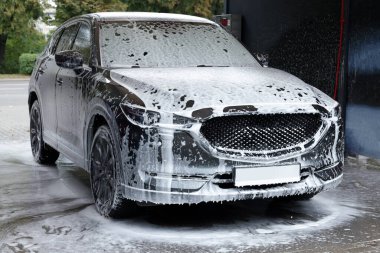 Araba yıkamada köpük temizleme ile otomatik