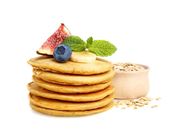 Pancake Oatmeal Lezat Dan Bahan Bahan Pada Latar Belakang Putih — Stok Foto