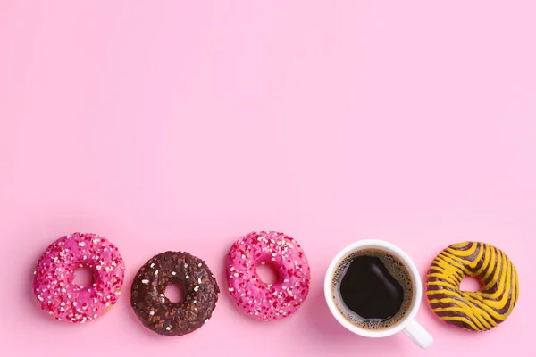 Tasty Donuts Cup Coffee Pink Background Flat Lay Space Text — Stock Photo, Image