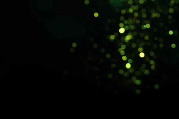 Розмитий Вид Зелених Ліхтарів Чорному Тлі Простір Тексту Ефект Боке — стокове фото