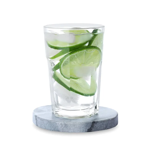 Glas Lemonad Och Elegant Sten Kopp Underlägg Isolerad Vit — Stockfoto