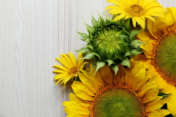 Beautiful Sunflowers Wooden Table Flat Lay Space Text — Stock Photo, Image