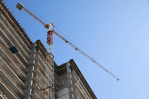 Construction Site Tower Crane Unfinished Building Low Angle View — 图库照片