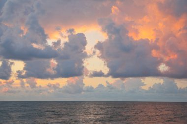 Picturesque view of sky with beautiful clouds over sea