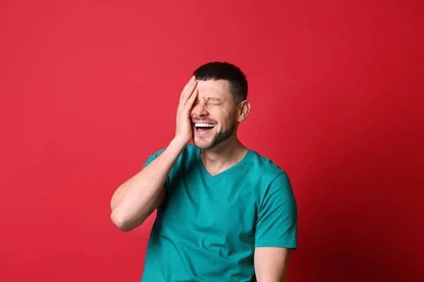 Handsome Man Laughing Red Background Funny Joke — Stock Photo, Image