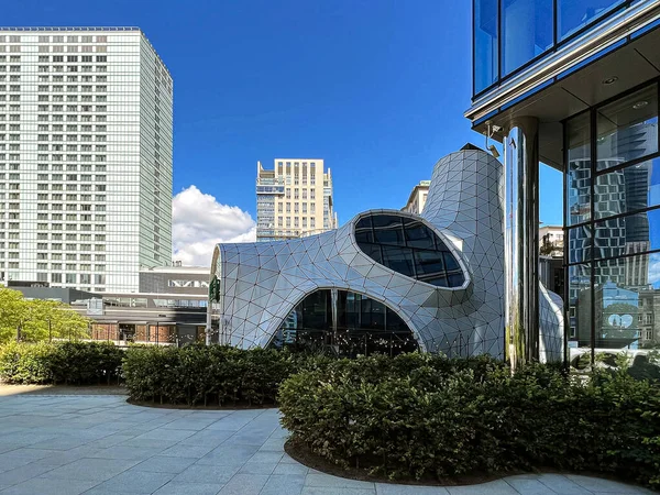 Cityscape Com Edifício Futurista Restaurante Moderno — Fotografia de Stock