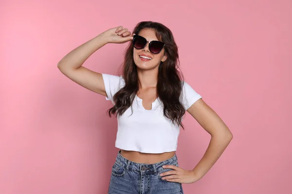 Happy Beautiful Woman Stylish Sunglasses Pink Background — Stock Photo, Image