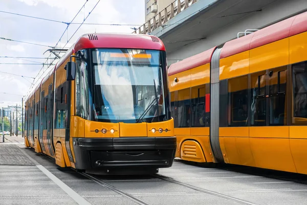 Straßenbahnen Auf Den Straßen Der Stadt Öffentlicher Nahverkehr — Stockfoto