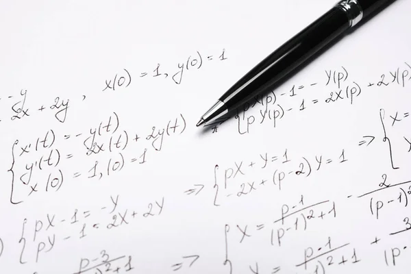 Feuille Papier Avec Formules Mathématiques Stylo Gros Plan — Photo