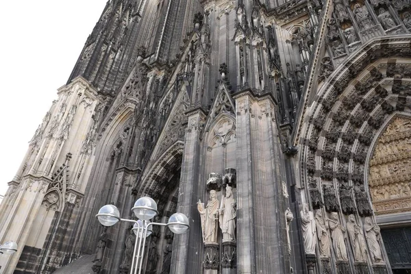 Colonia Alemania Agosto 2022 Entrada Hermosa Catedral Gótica Aire Libre —  Fotos de Stock