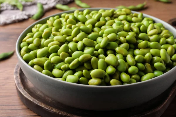 Bowl Delicious Edamame Beans Wooden Table Closeup — 스톡 사진