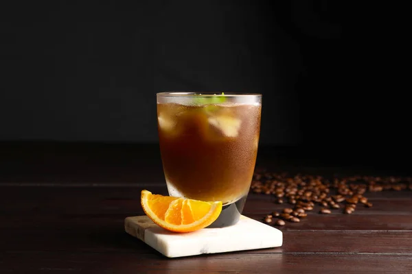 Ízletes Frissítő Ital Kávéval Narancslével Asztalon — Stock Fotó