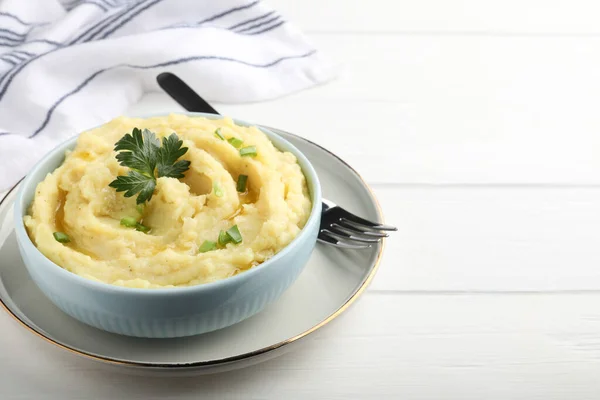 Bowl Tasty Mashed Potatoes Parsley Green Onion Served White Wooden — Stock Photo, Image