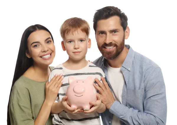 Happy Familie Met Keramische Spaarvarken Bank Witte Achtergrond — Stockfoto