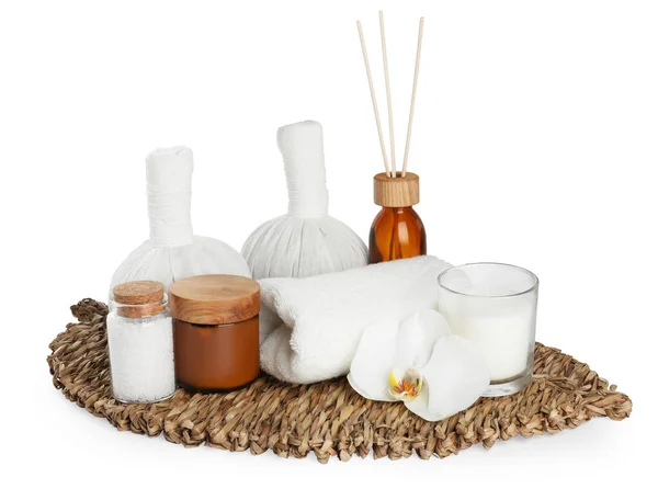 Hermosa Composición Spa Con Diferentes Productos Cuidado Corporal Aislados Blanco — Foto de Stock