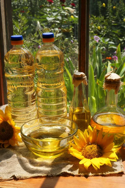 Organic Sunflower Oil Flowers Window Sill Indoors — 스톡 사진