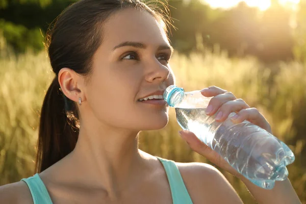 Happy Young Woman Drinking Water Outdoors Hot Summer Day Refreshing — Photo