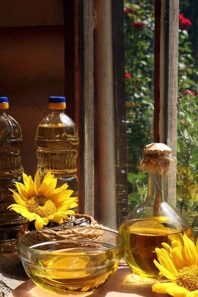 Organic Sunflower Oil Seeds Flowers Window Sill Indoors — Stock Photo, Image