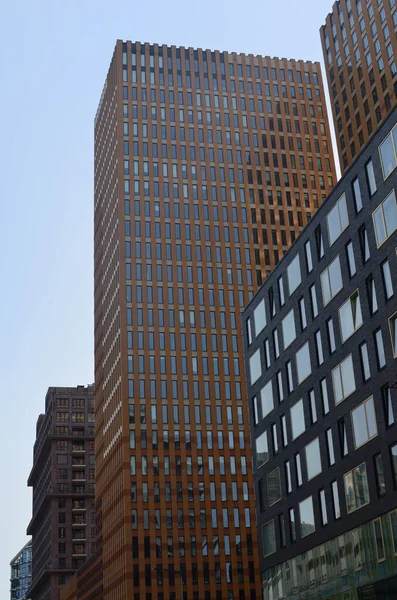 Exterior Hermosos Rascacielos Modernos Contra Cielo Azul —  Fotos de Stock