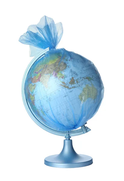 Globo Saco Plástico Azul Isolado Branco Conceito Protecção Ambiental — Fotografia de Stock