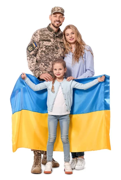 Soldado Uniforme Militar Reunido Com Sua Família Bandeira Ucraniana Fundo — Fotografia de Stock