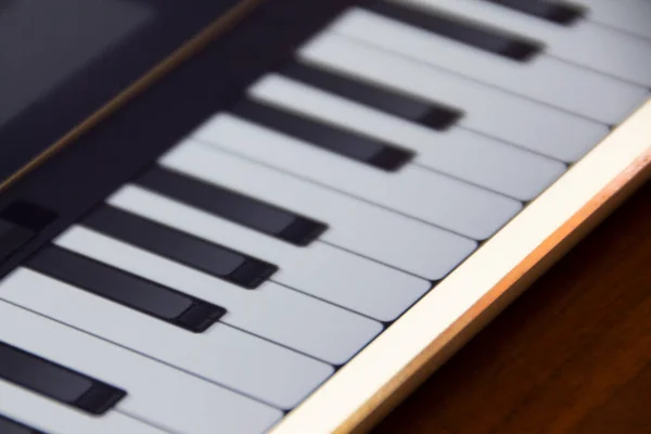 Tablet Piano Keyboard Screen Virtual Musical Instrument Touchscreen Piano Lessons — ストック写真