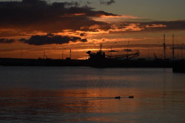 Petrozavodsk seti üzerinde şafak vakti