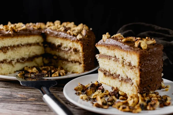 Hausgemachter Schokoladenkuchen Mit Gerösteten Walnüssen Süßer Keks Kuchen Zum Dessert — Stockfoto