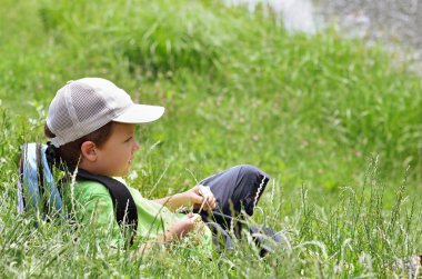 nehir kenarında dinlenmek